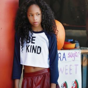 Izzy Be baseball tee BE KIND - SIZE XS/S
